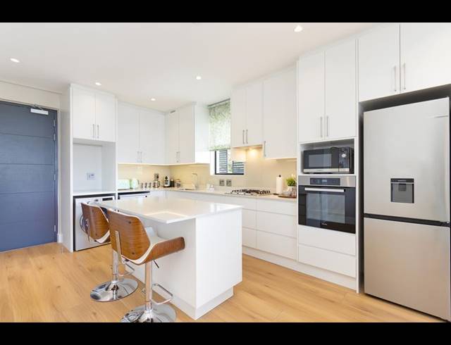 2 BEDROOM PROPERTY TO RENT IN CONSTANTIA